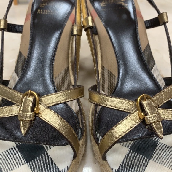 BURBERRY SIGNATURE WEDGE IN GOLD METALLIC LEATHER WITH JUTE WRAPPED HEEL SZ 8 - Picture 3 of 12